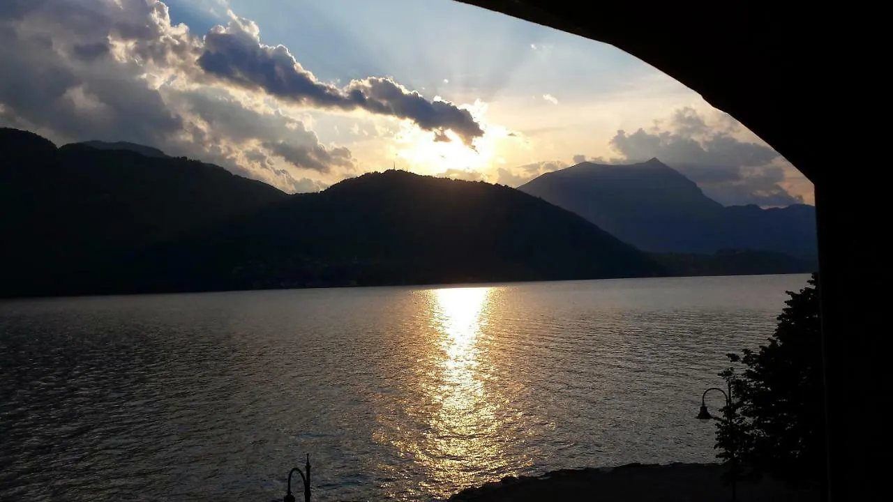 Foresteria Lombarda La Spiaggia Lierna Konukevi