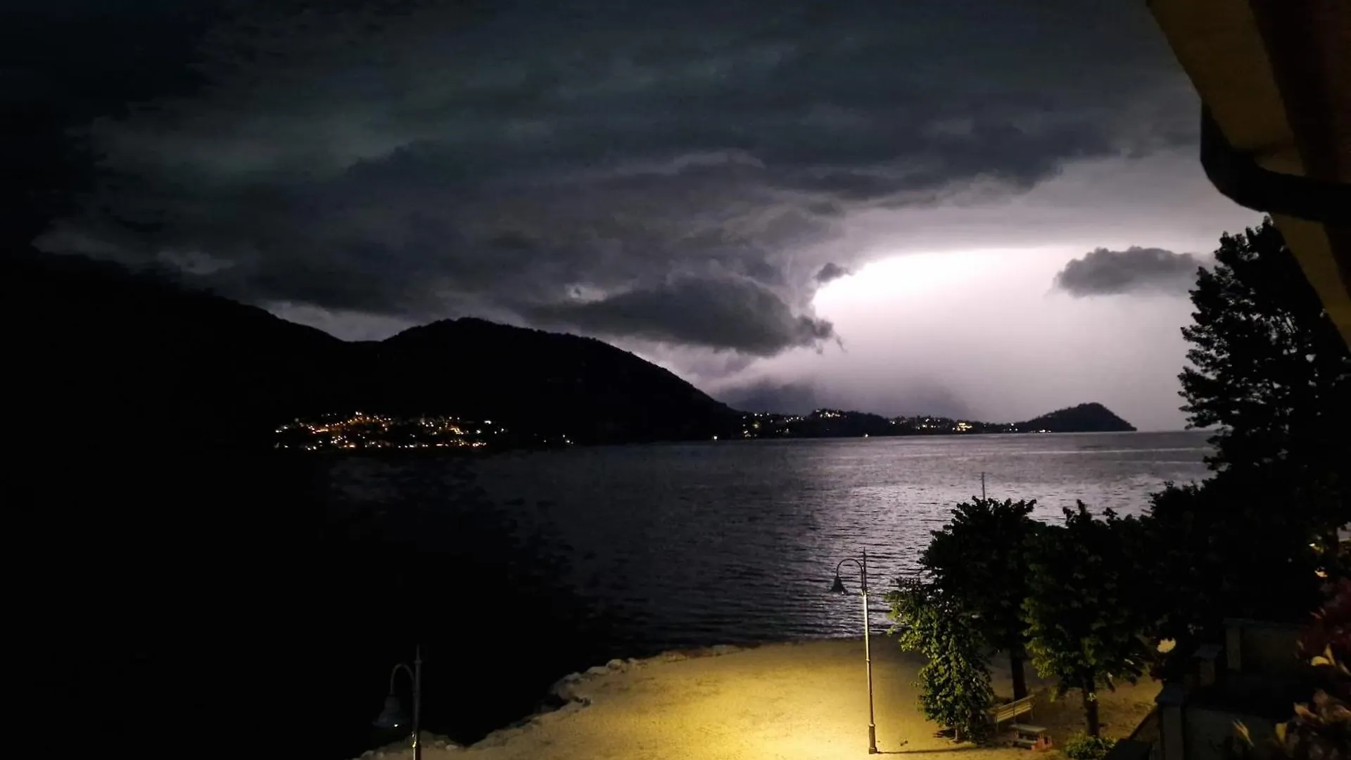 Foresteria Lombarda La Spiaggia Lierna Italia