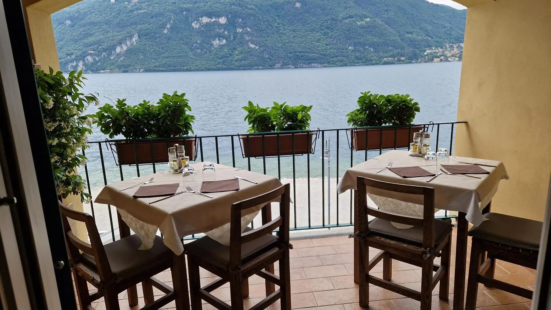 Foresteria Lombarda La Spiaggia Lierna Affittacamere