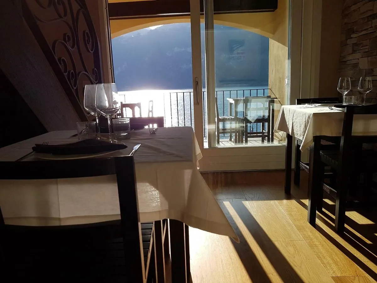 Foresteria Lombarda La Spiaggia Lierna 0*,  Italia