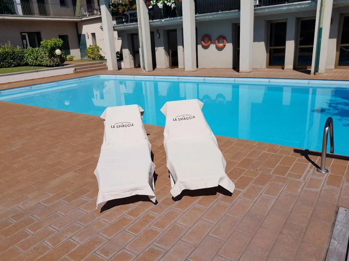 Foresteria Lombarda La Spiaggia Lierna 0*,  Italia